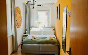 Modernes Apartment mit Balkon und Stellplatz